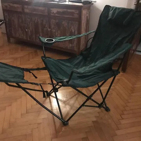Apartament Local Artist's 2 Bedroom Flat W/ Backyard Garden *