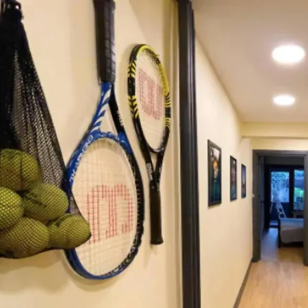 Apartament Local Artist's 2 Bedroom Flat W/ Backyard Garden *