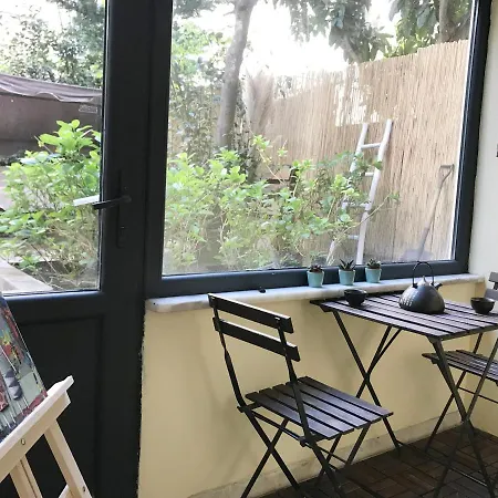 Apartamento Local Artist's 2 Bedroom Flat W/ Backyard Garden *